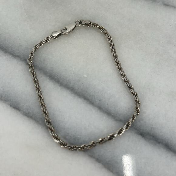 Sterling silver twisted chain bracelet - Picture 2 of 5